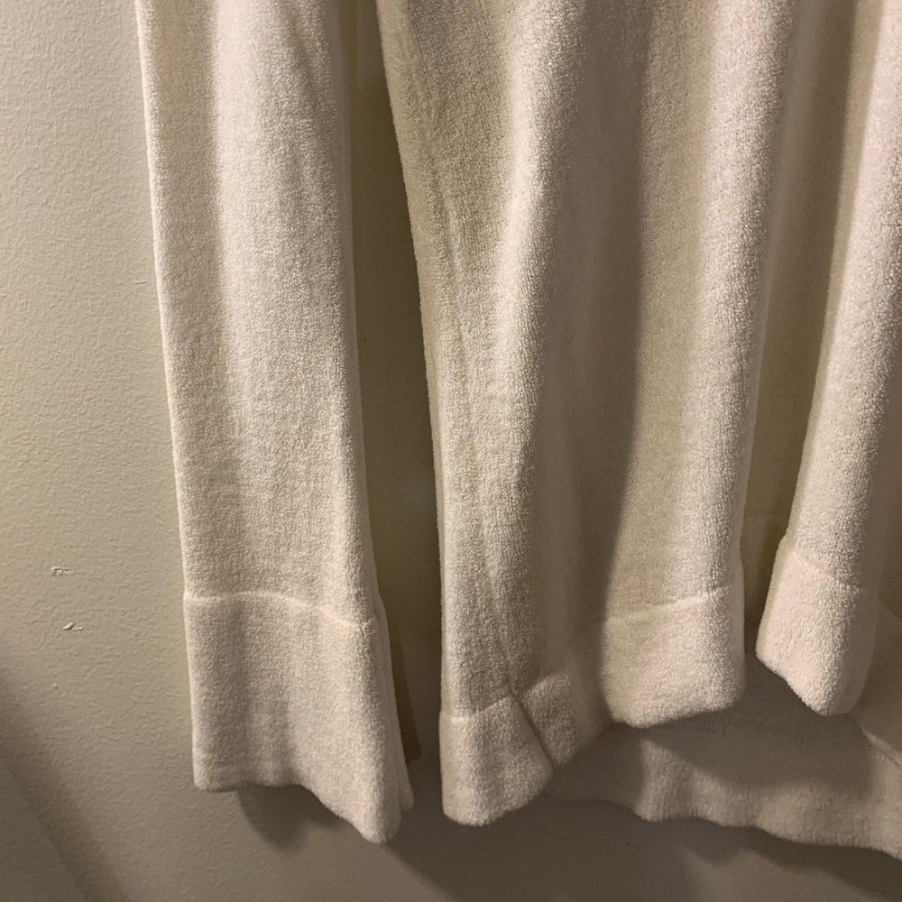 Oversized Sweater - Picture 2 of 3